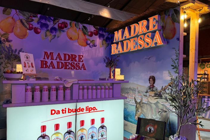 Madre Badessa – sajamski štand